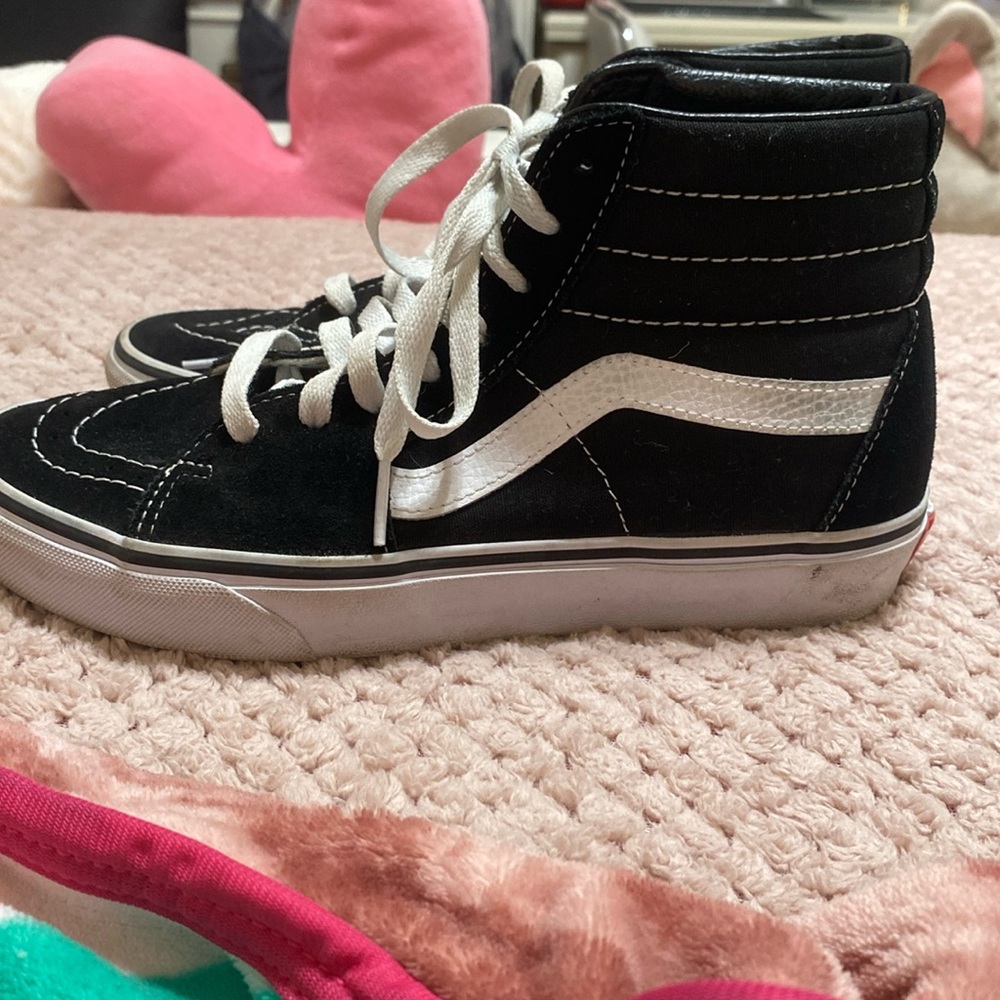 Size 8.5 hightop vans